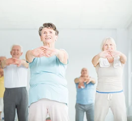 Estiramientos en gimnasio Global