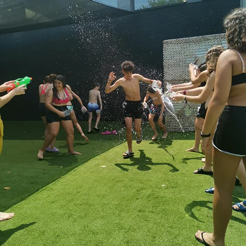 Juegos de agua en campus de verano Global